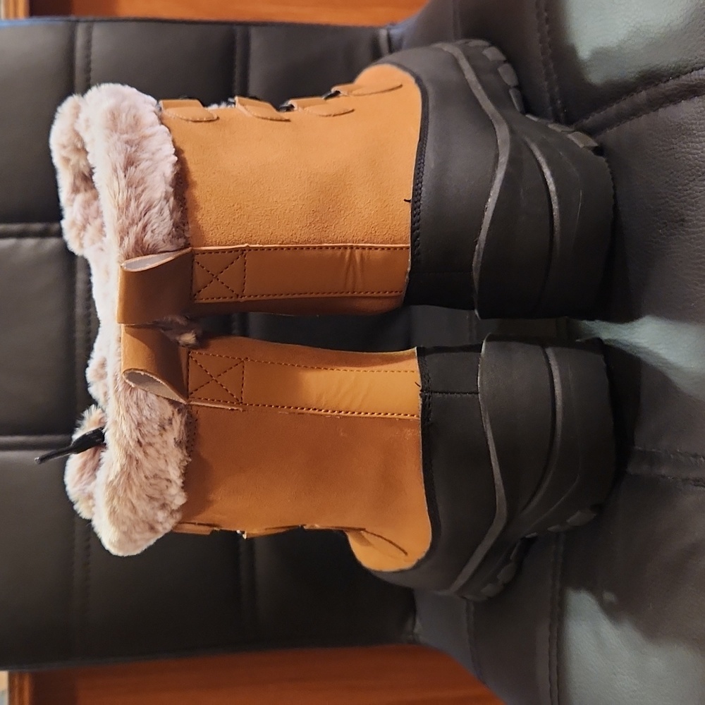 (NWOT) Women All IN MOTION Winter boots - Picture 4 of 9